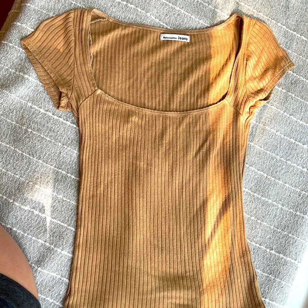 Reformation low scoop tee brown